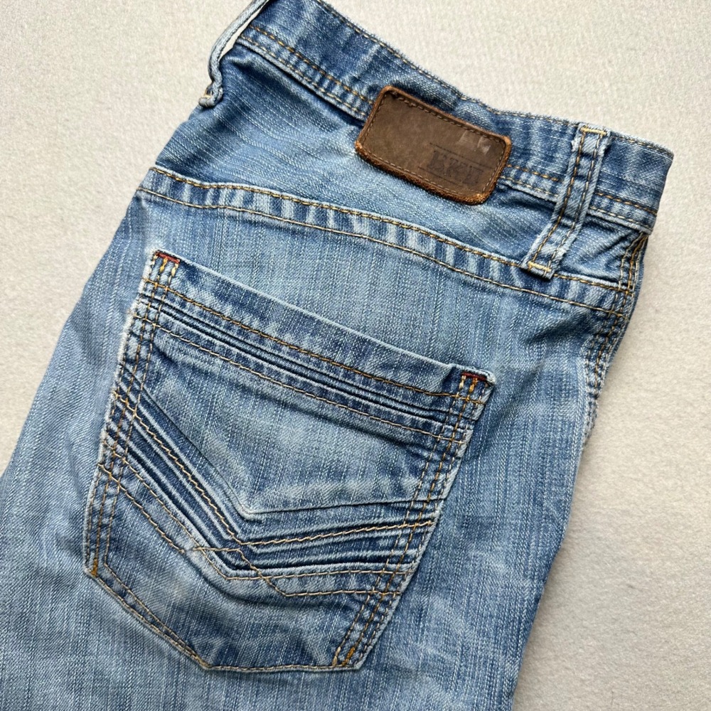 BKE Derek Jeans Mens 36R Light Wash Straight Leg Distressed Whiskered Blue
